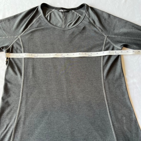 The North Face size L long sleeve top - Picture 4 of 9